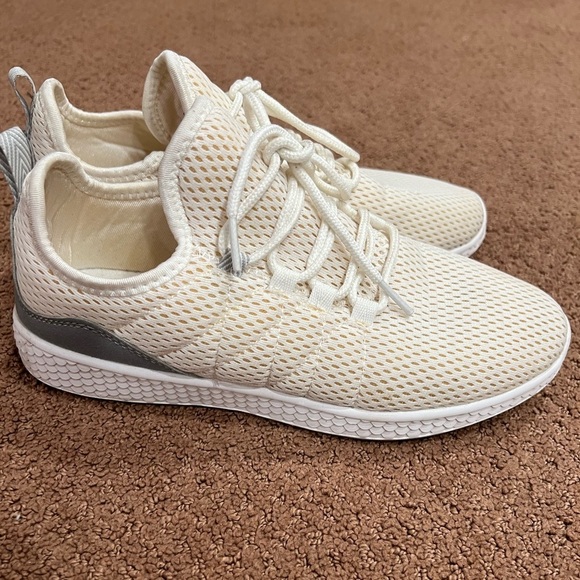 Primark Women’s White Cream Mesh Sneakers Size 7 - Picture 2 of 6